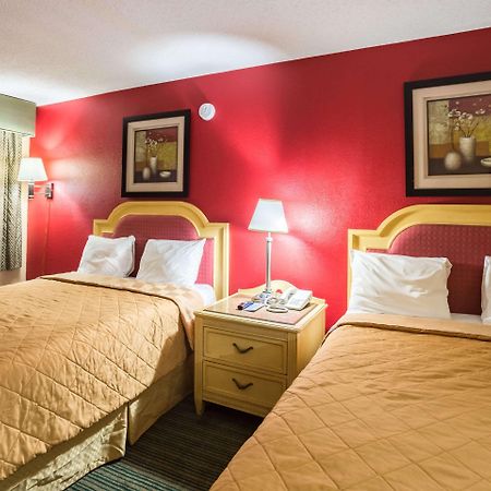 Rodeway Inn Hazlehurst Экстерьер фото