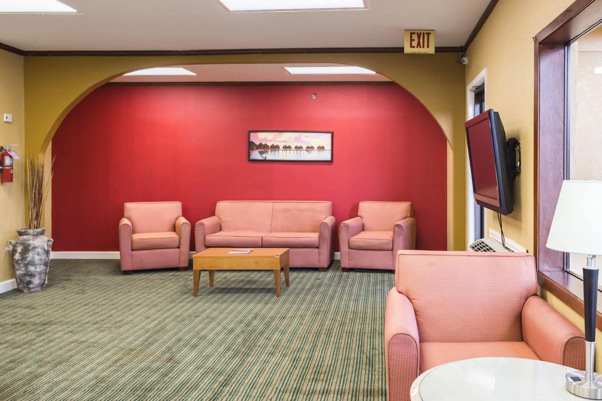 Rodeway Inn Hazlehurst Экстерьер фото