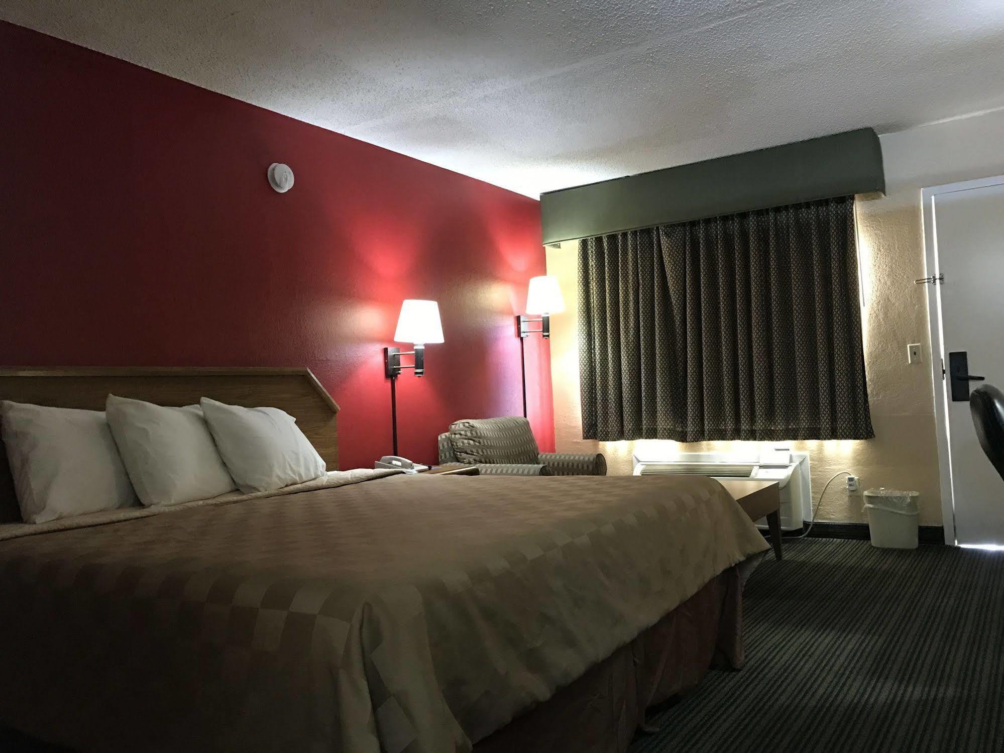 Rodeway Inn Hazlehurst Экстерьер фото