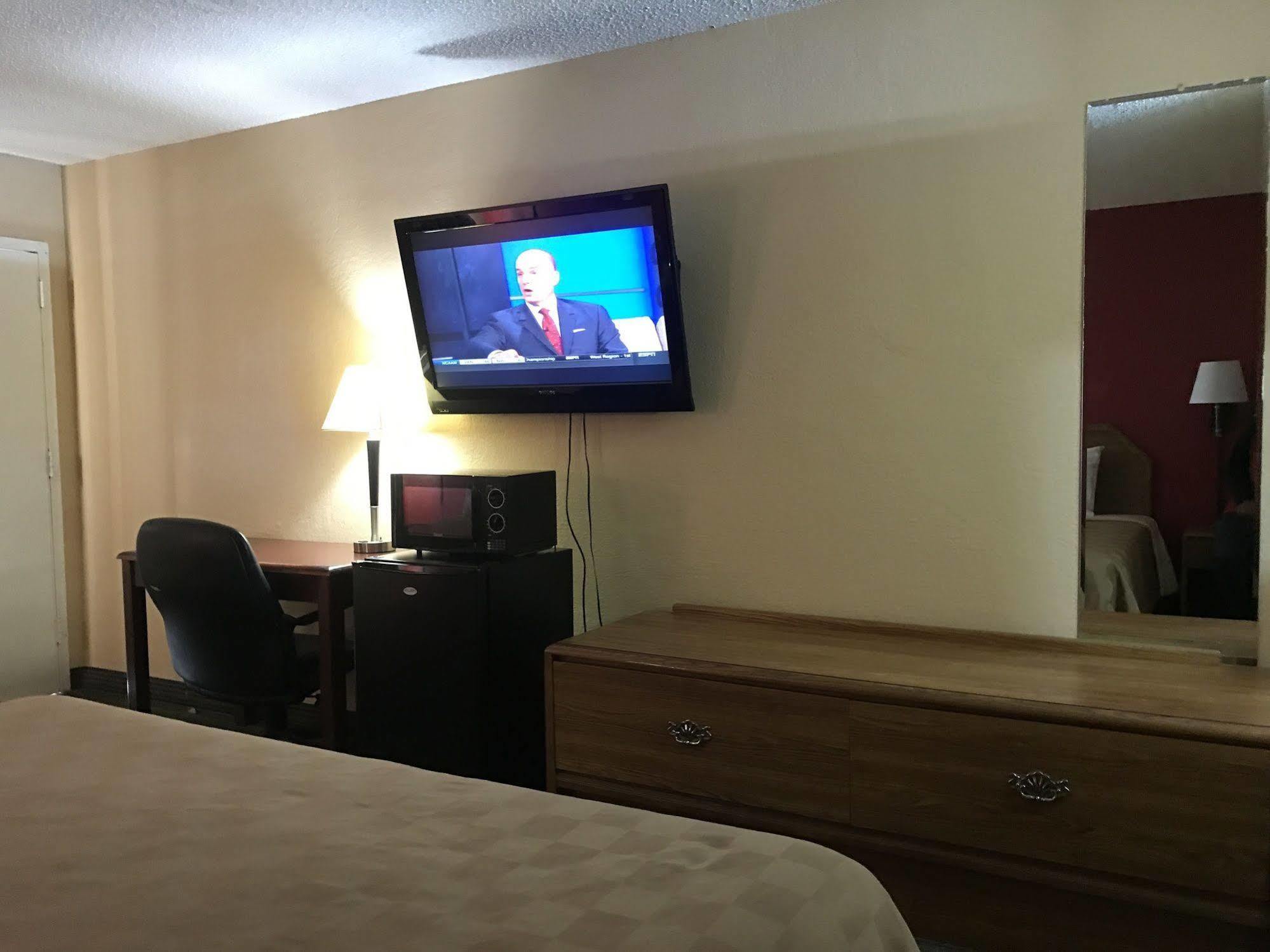Rodeway Inn Hazlehurst Экстерьер фото