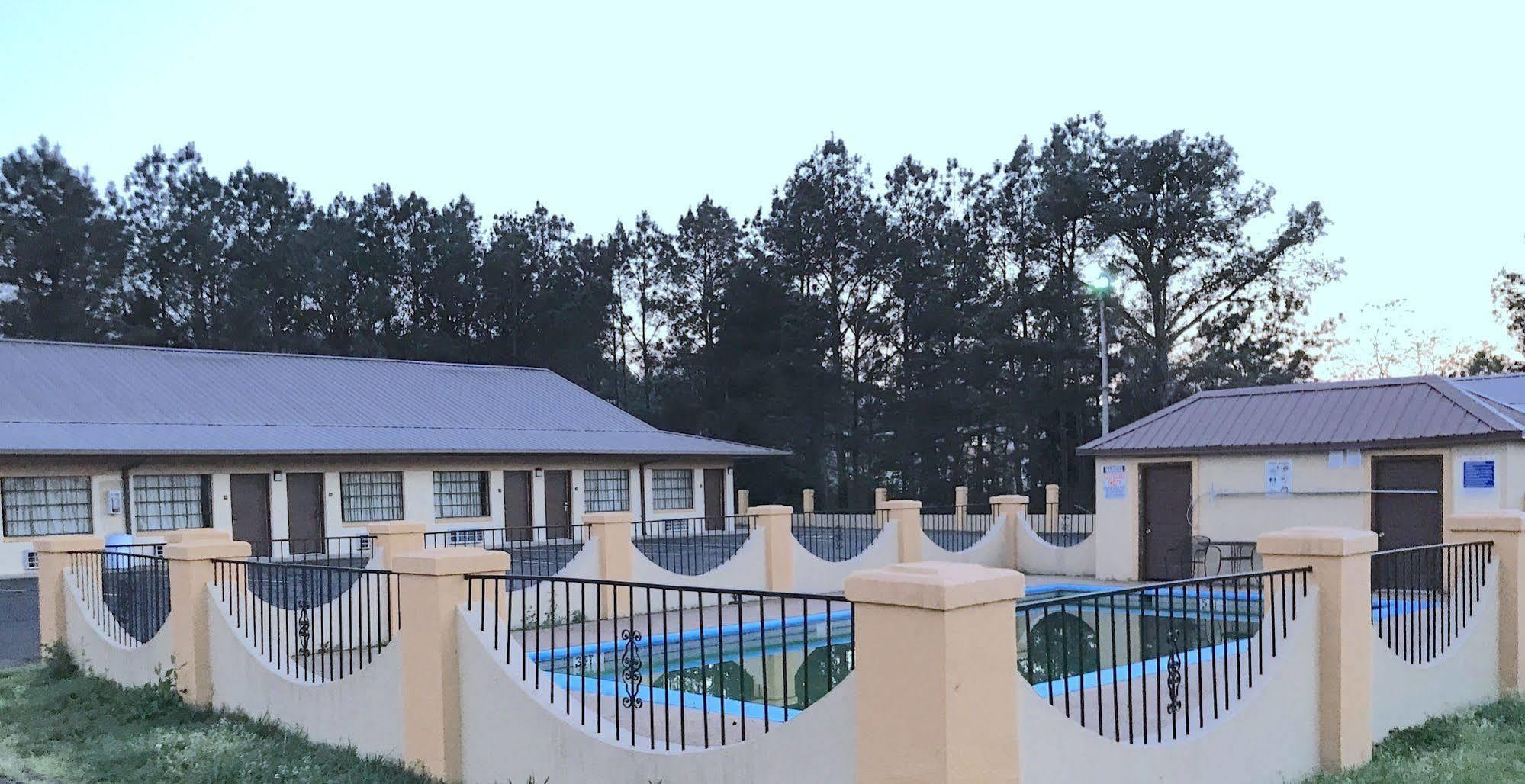 Rodeway Inn Hazlehurst Экстерьер фото